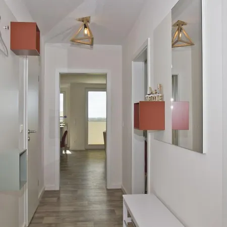 Mit Meerblick Und Terrasse, Gratis Nutzung Vom Ahoi Erlebnisbad Und Sauna In Sellin - Meeresblick 63 * Goehren (Ruegen)