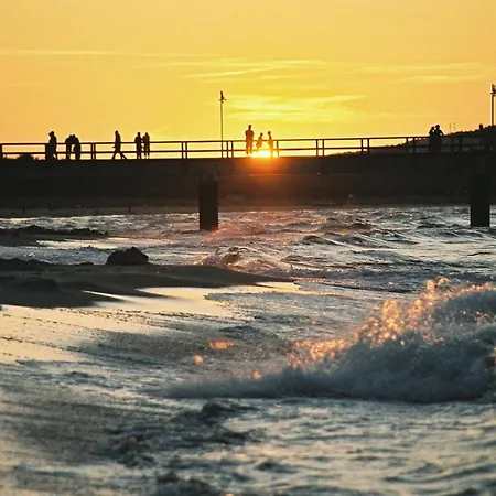 Mit Meerblick Und Terrasse, Gratis Nutzung Vom Ahoi Erlebnisbad Und Sauna In Sellin - Meeresblick 63 * Goehren (Ruegen)