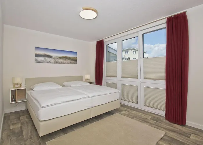 Mit Meerblick Und Terrasse, Gratis Nutzung Vom Ahoi Erlebnisbad Und Sauna In Sellin - Meeresblick 63 Appartement Goehren (Ruegen)